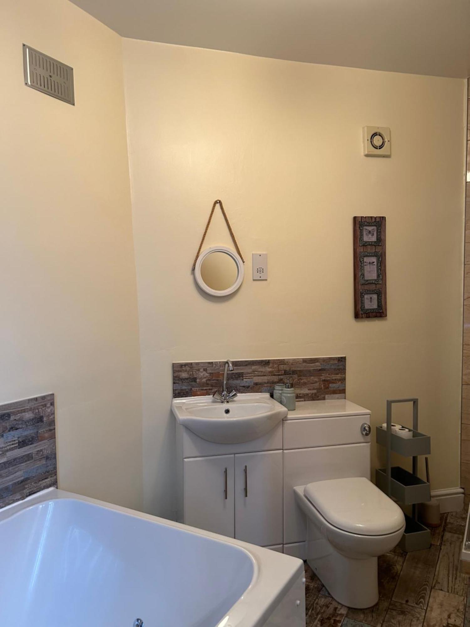 The Buxton Retreat A Luxurious 3-Storey Townhouse With Four Poster Bed And Double Jacuzzi Bath" Екстериор снимка